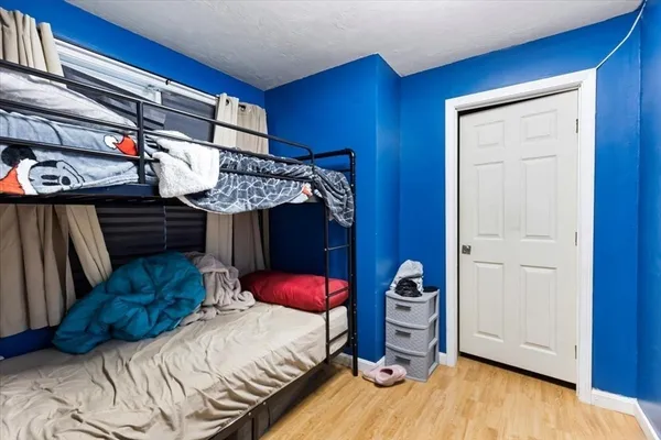 a view of a livingroom with furniture