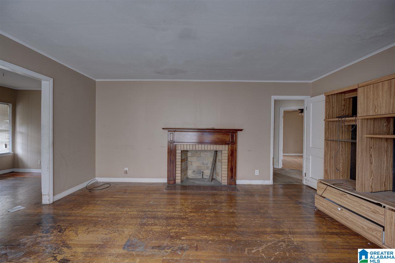 620 26th Street Southwest Birmingham, AL 35211 - Photo 4 of 17