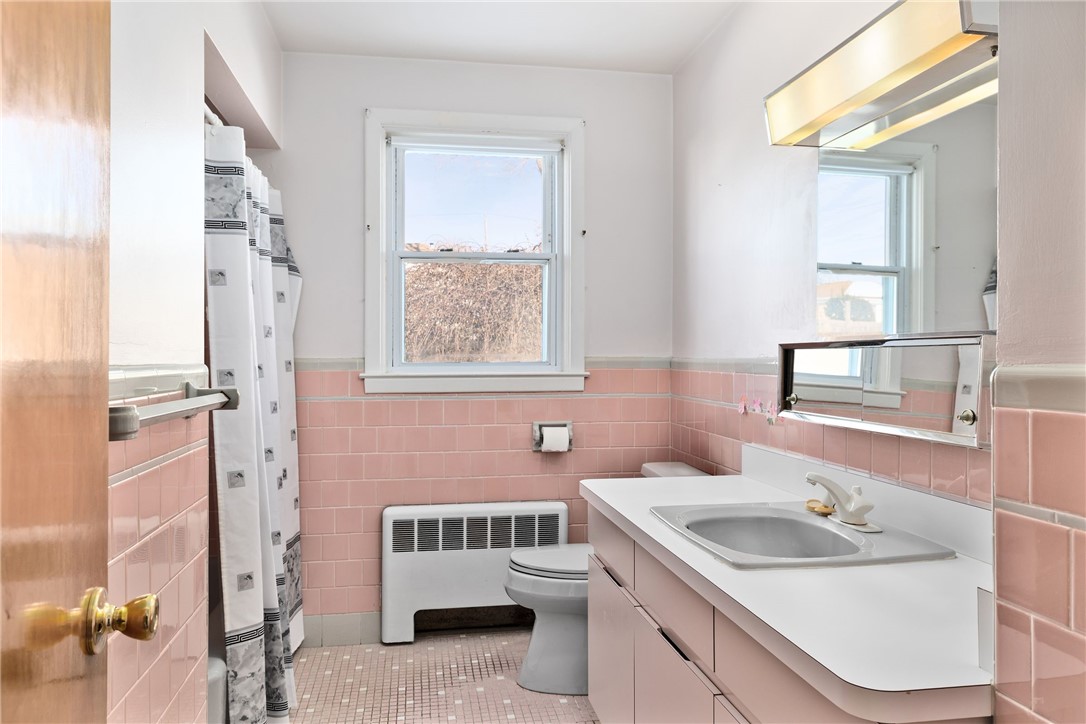 106 Wannamoisett Road East Providence, RI 02914 - Photo 11 of 32