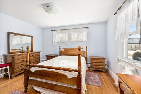 $400,000 | 106 Wannamoisett Road, East Providence, RI 02914