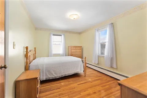 $400,000 | 106 Wannamoisett Road, East Providence, RI 02914