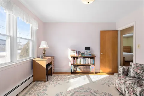 $400,000 | 106 Wannamoisett Road, East Providence, RI 02914