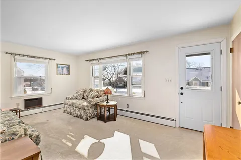 $400,000 | 106 Wannamoisett Road, East Providence, RI 02914