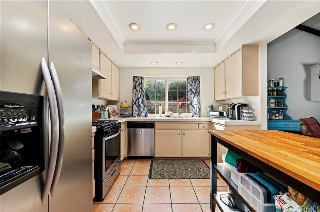 6221 Claridge Drive Riverside, CA 92506 - Photo 14 of 34