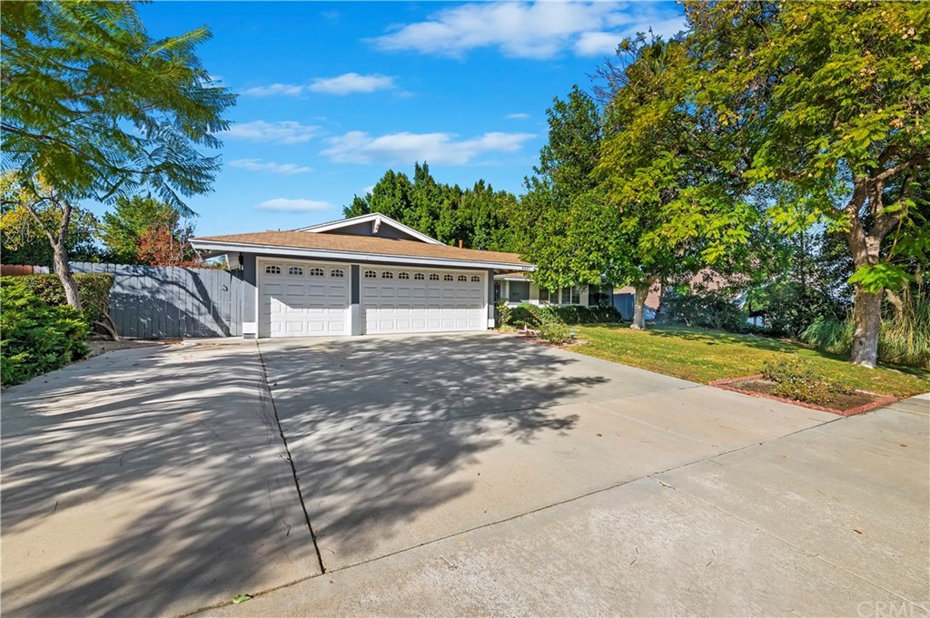 6221 Claridge Drive Riverside, CA 92506 - Photo 3 of 34