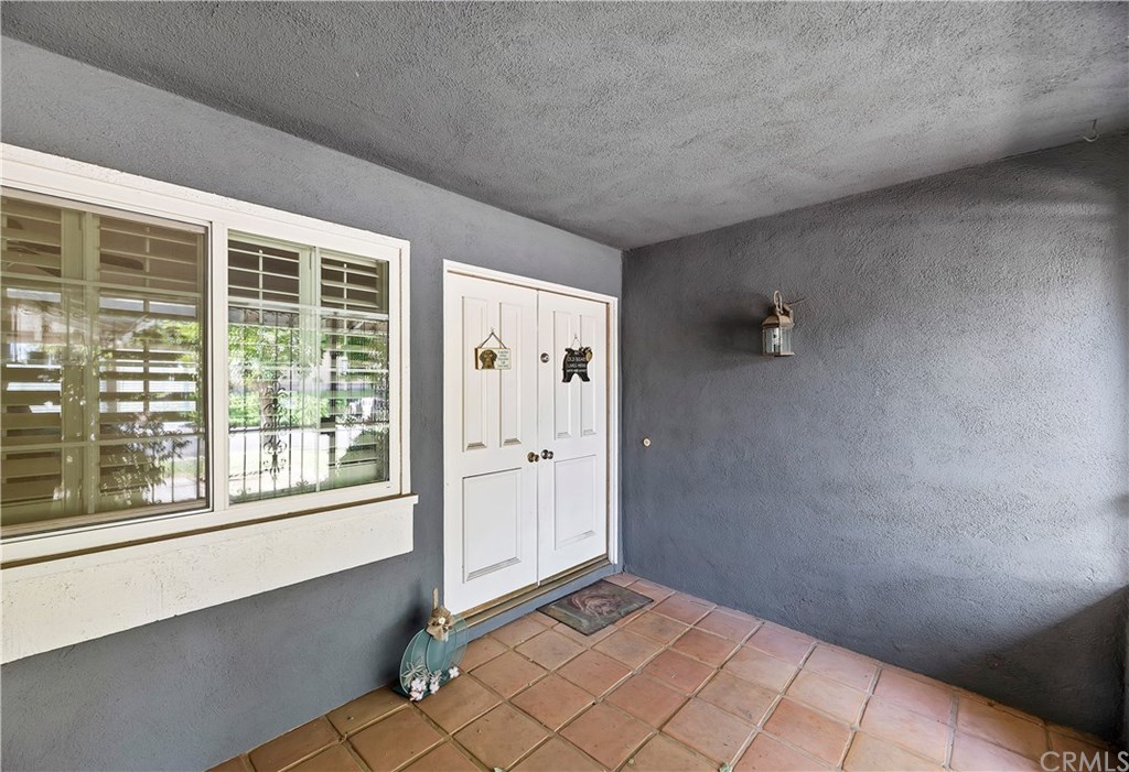 6221 Claridge Drive Riverside, CA 92506 - Photo 5 of 34