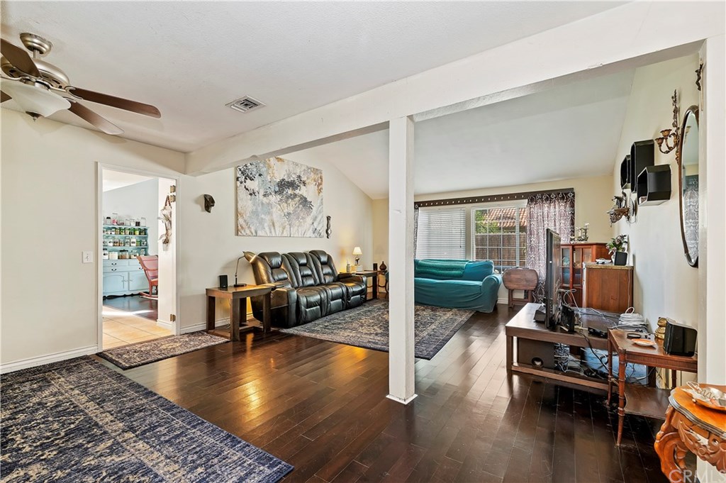 6221 Claridge Drive Riverside, CA 92506 - Photo 6 of 34