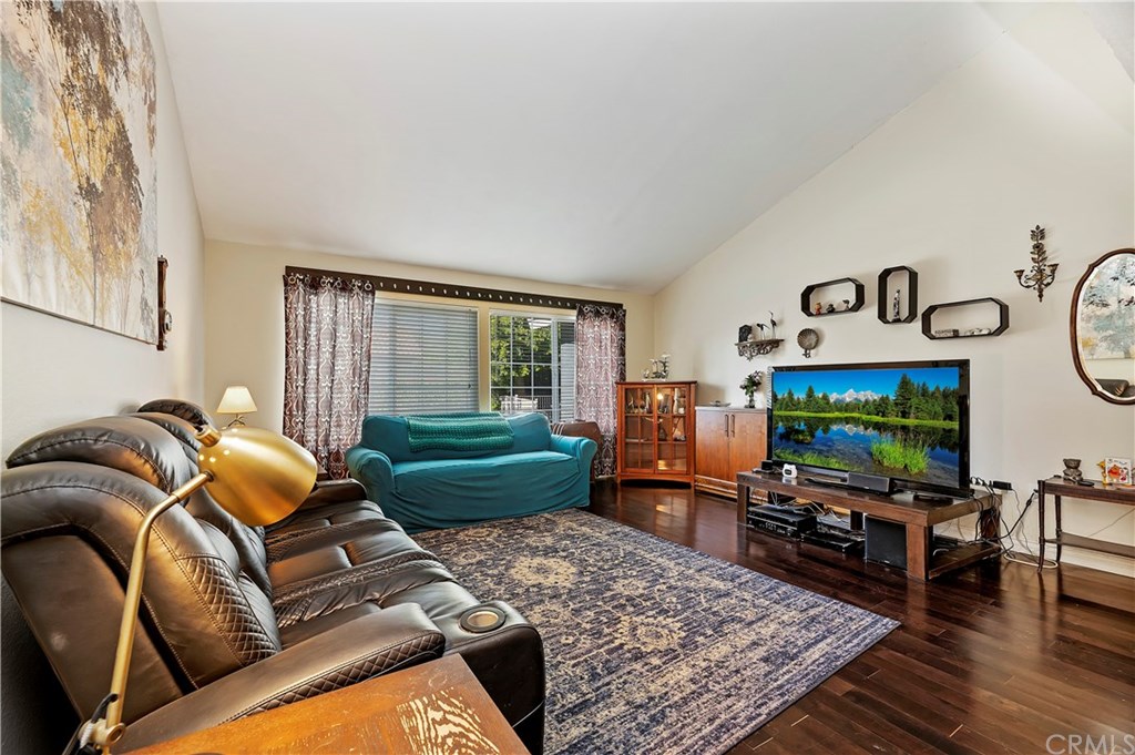 6221 Claridge Drive Riverside, CA 92506 - Photo 8 of 34