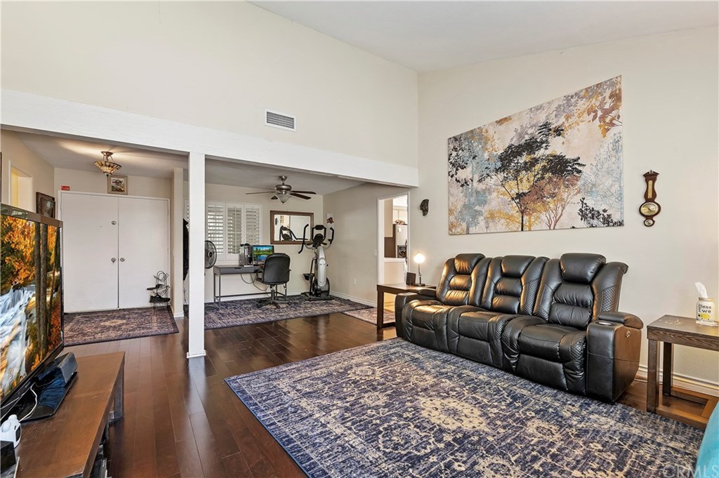 6221 Claridge Drive Riverside, CA 92506 - Photo 9 of 34