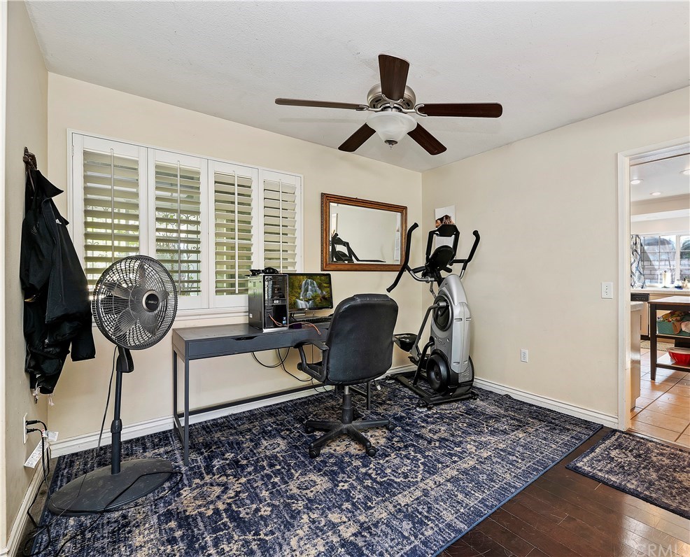 6221 Claridge Drive Riverside, CA 92506 - Photo 10 of 34