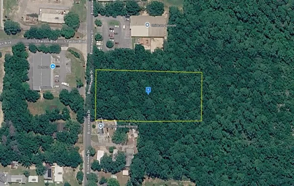 $318,999 | 423 Brookmeade Drive, Crestview, FL 32539