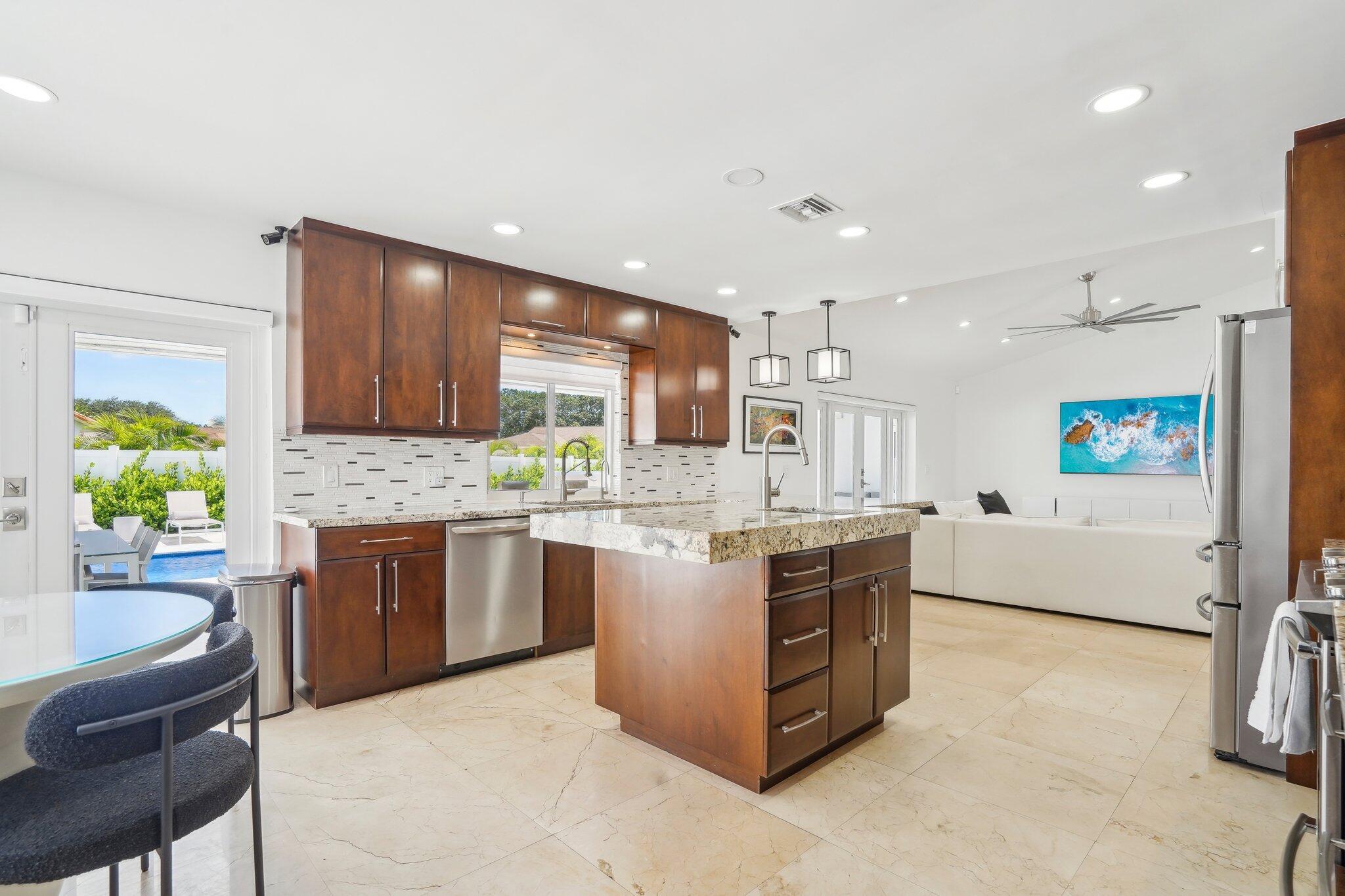 21830 Banyanwood Road Boca Raton, FL 33433 - Photo 7 of 18 beyc67f6a24c96aed