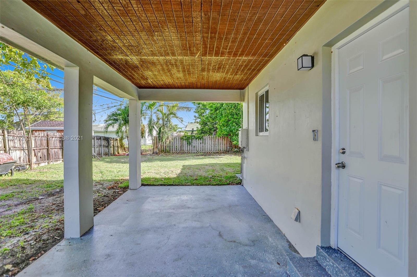 9611 Holiday Road Cutler Bay, FL 33157 - Photo 3 of 28 Gallery Image 3