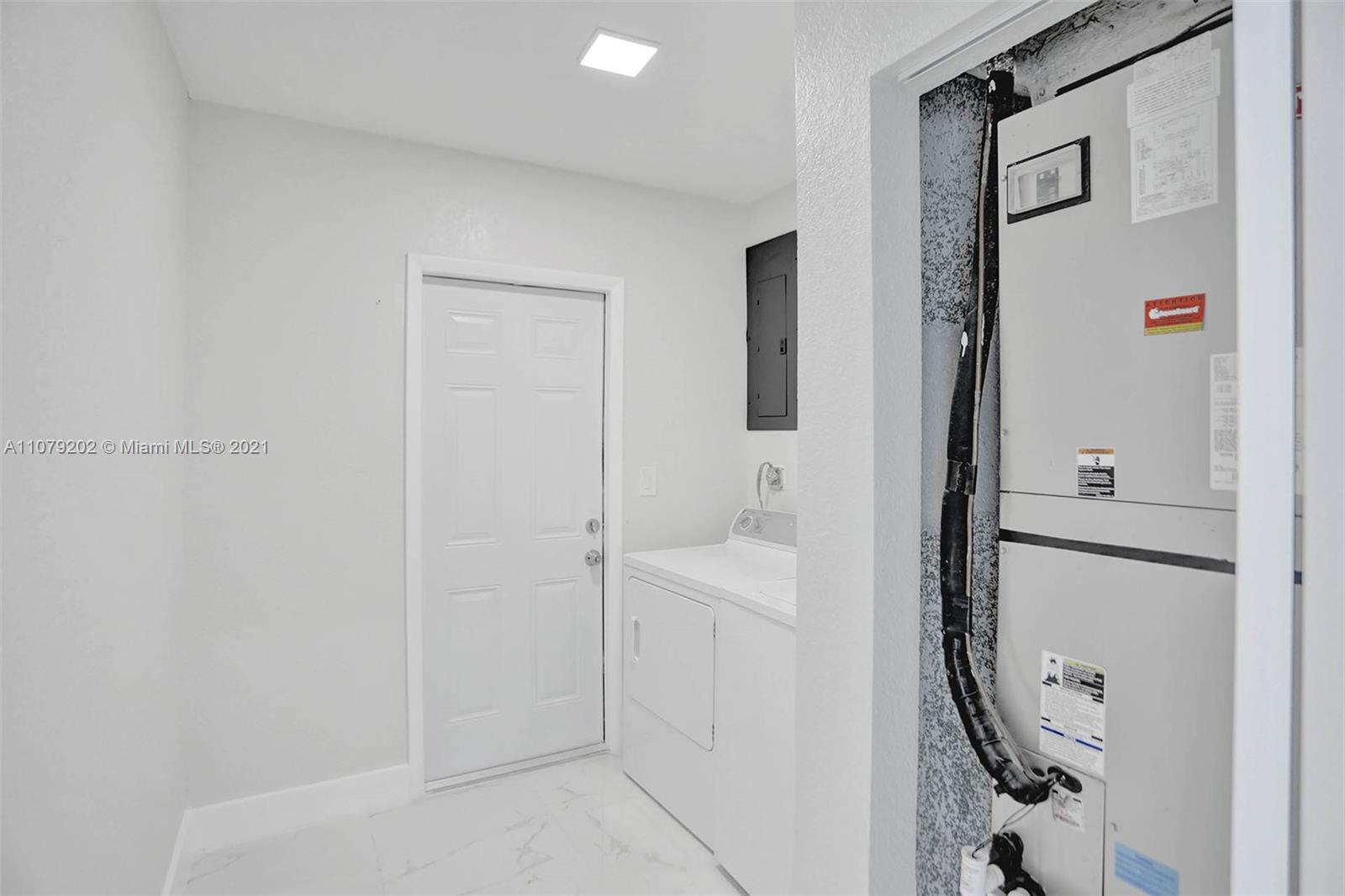 9611 Holiday Road Cutler Bay, FL 33157 - Photo 6 of 28 Gallery Image 6