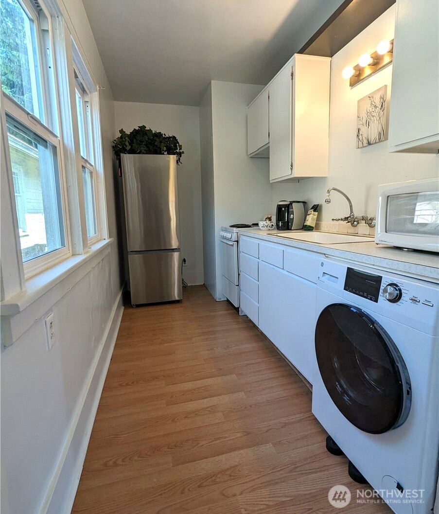 303 North 64th Street Seattle, WA 98103 - Photo 9 of 23