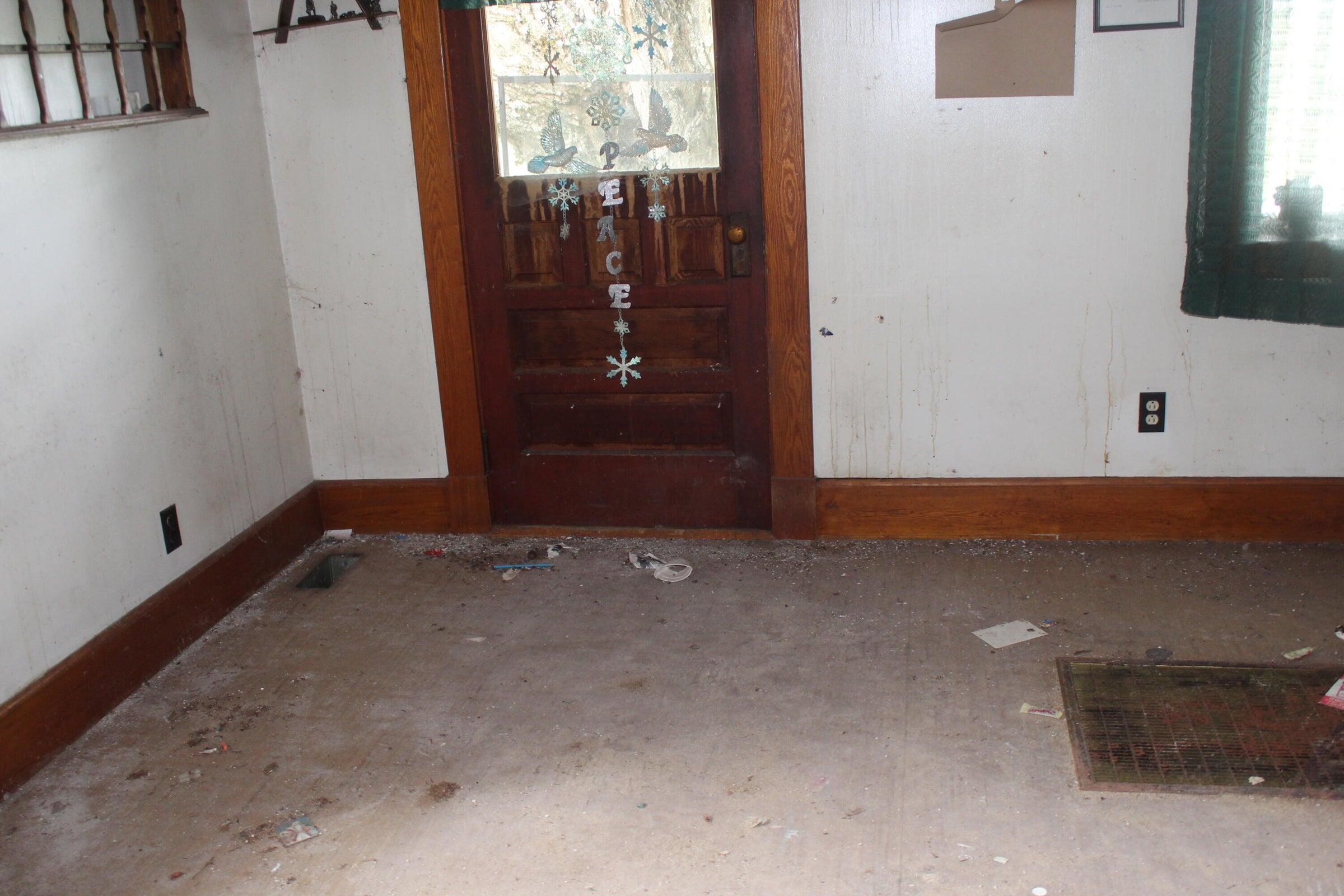 1004 Benedicta Road Benedicta, ME 04733 - Photo 3 of 13 entry way