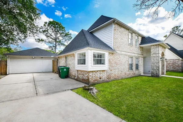 $2,850 | 11615 Trailmont Drive, Houston, TX 77077