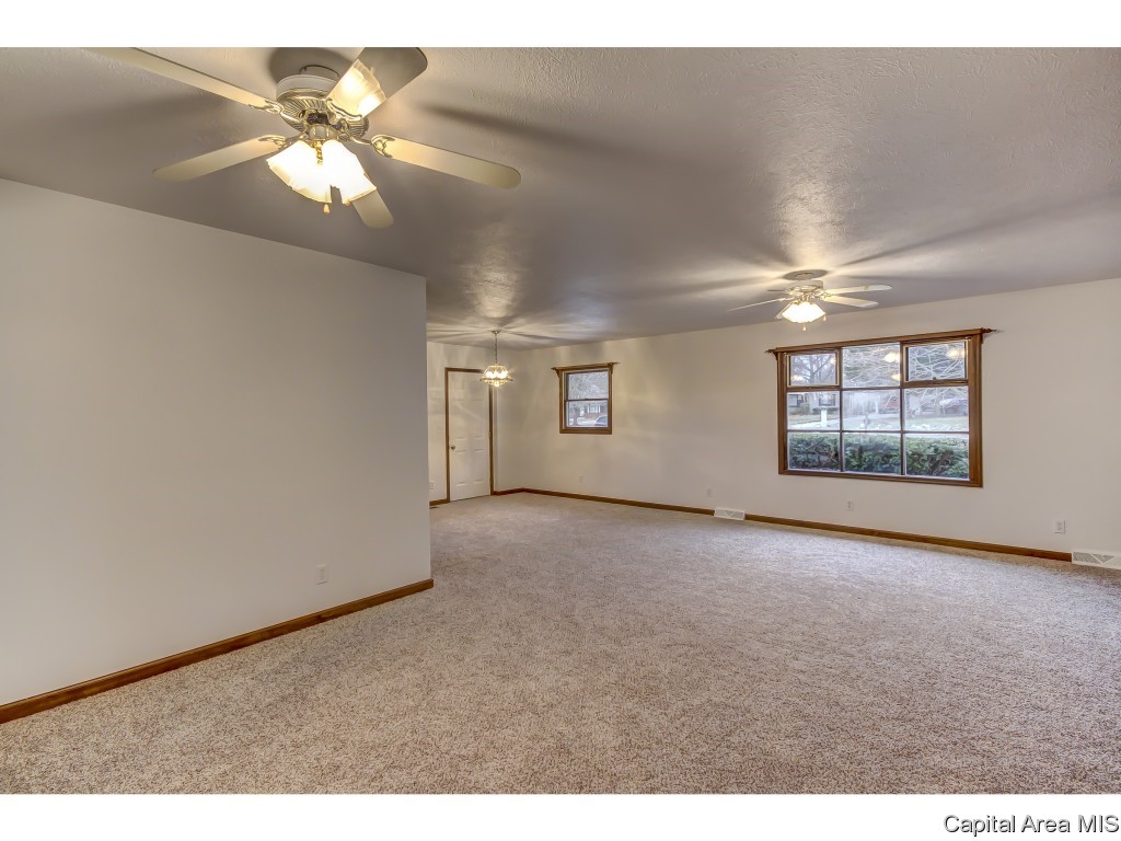 2975 Tozer Road Springfield, IL 62707 - Photo 19 of 36