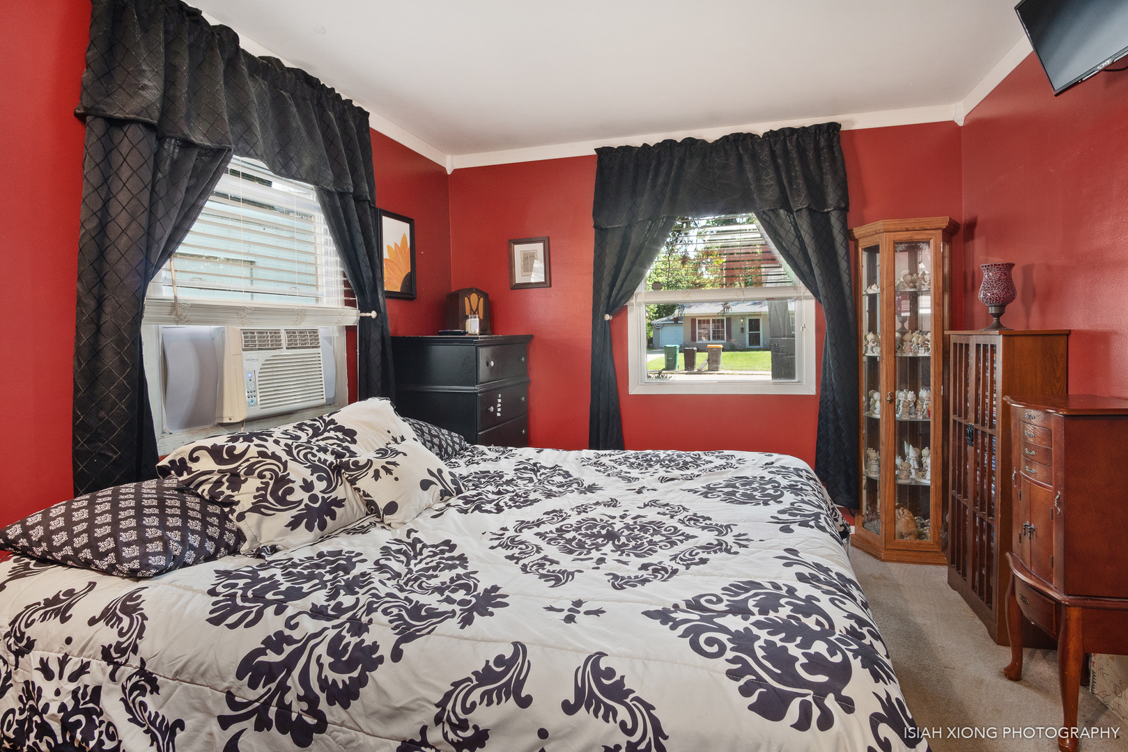 8 Hampton Road Montgomery, IL 60538 - Photo 19 of 26 a bedroom with a bed and a large window