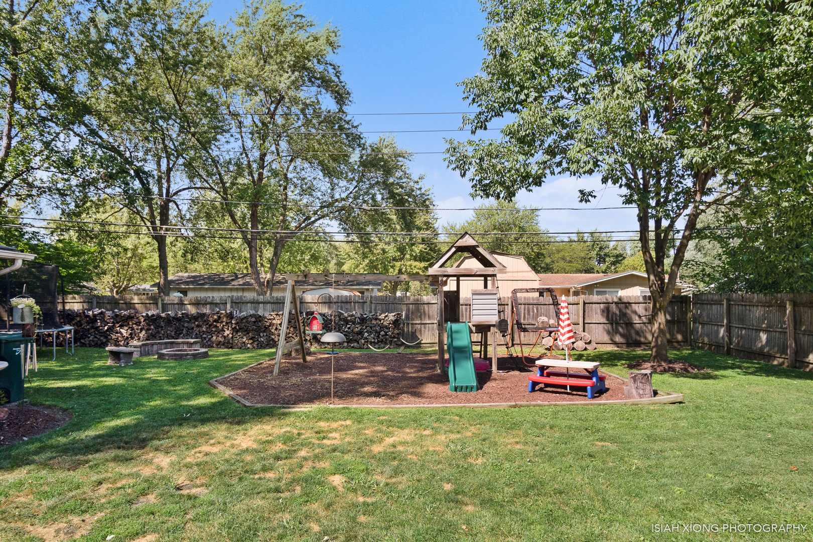 8 Hampton Road Montgomery, IL 60538 - Photo 26 of 26 a house view with a sitting space and garden