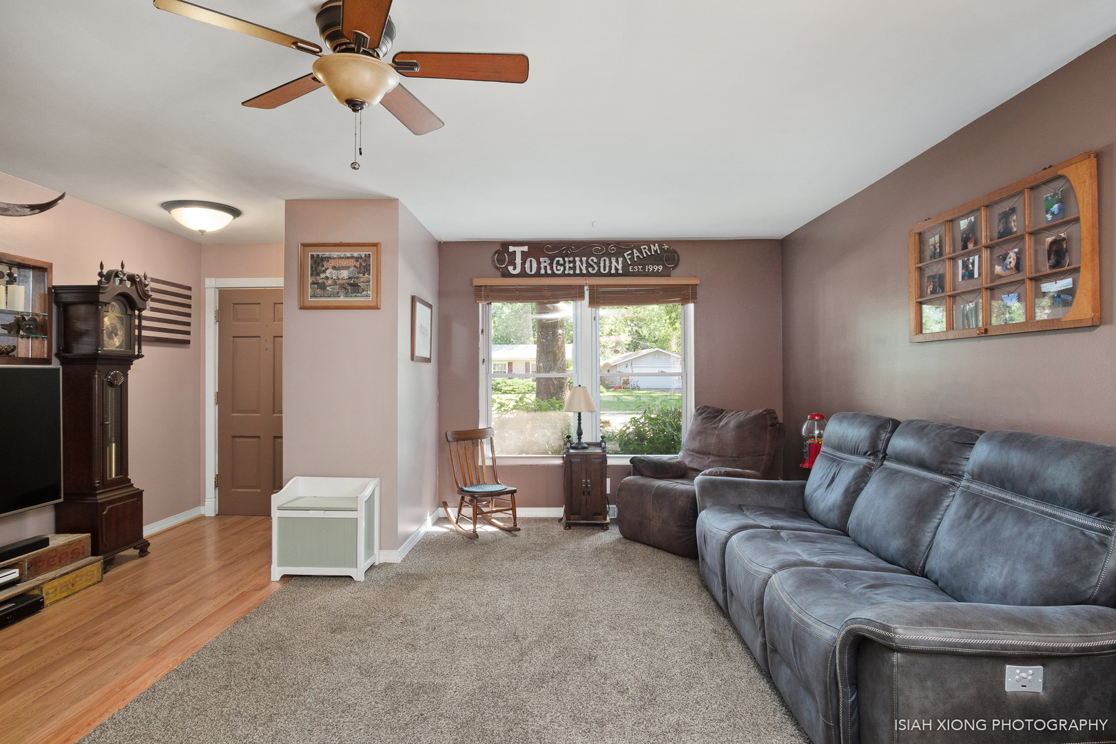 8 Hampton Road Montgomery, IL 60538 - Photo 8 of 26 a living room with furniture and a window