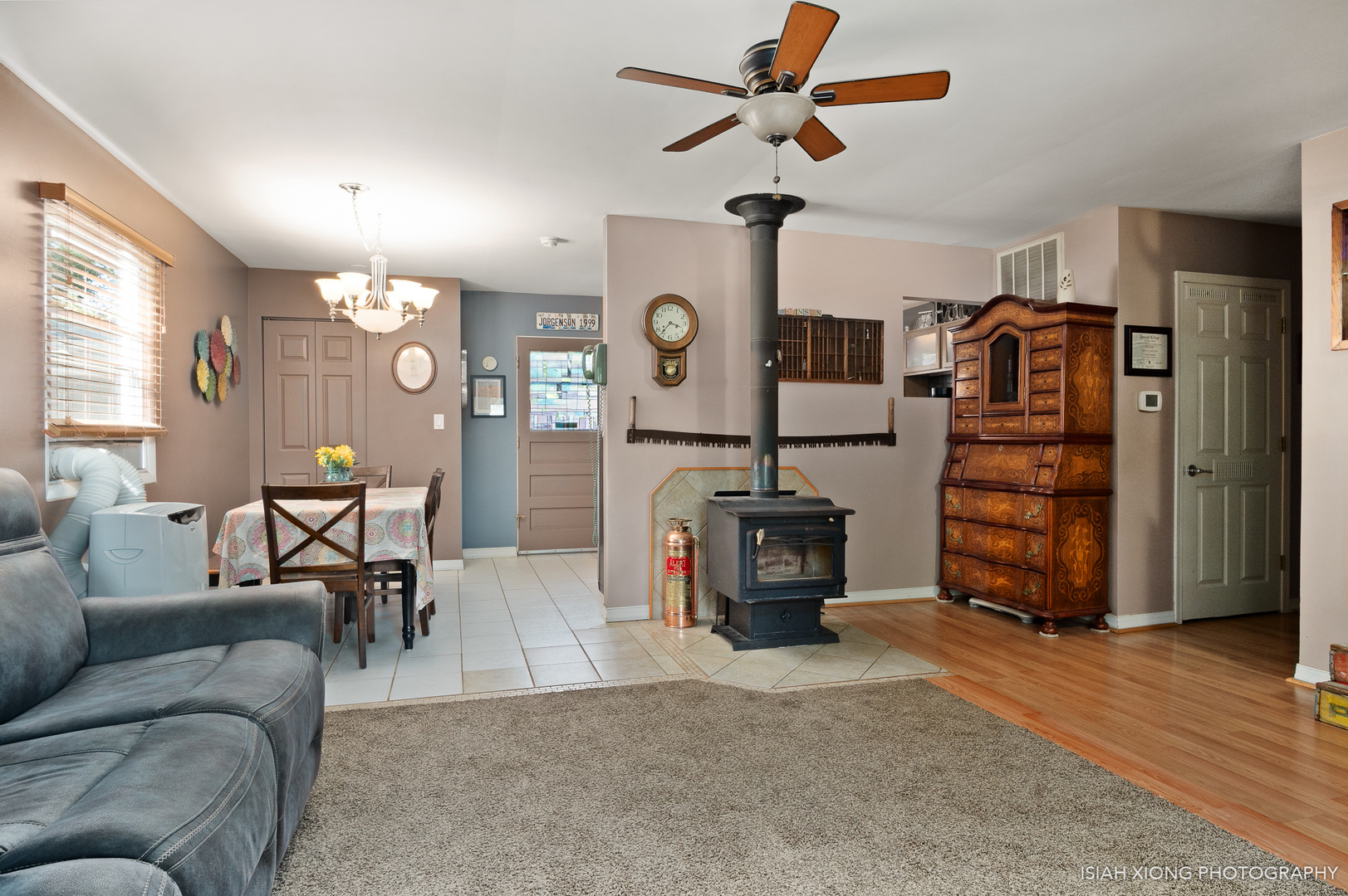 8 Hampton Road Montgomery, IL 60538 - Photo 10 of 26 a living room with furniture and wooden floor