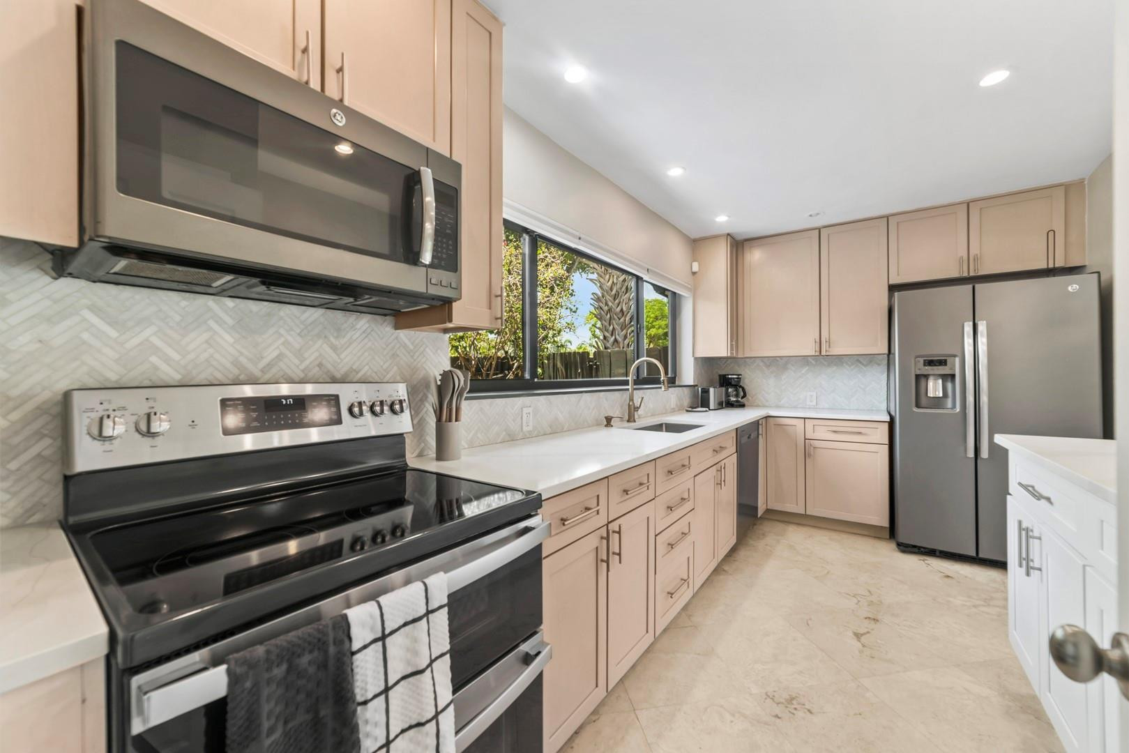 1908 Northeast 27th Street Wilton Manors, FL 33306 - Photo 11 of 38 Photo 11