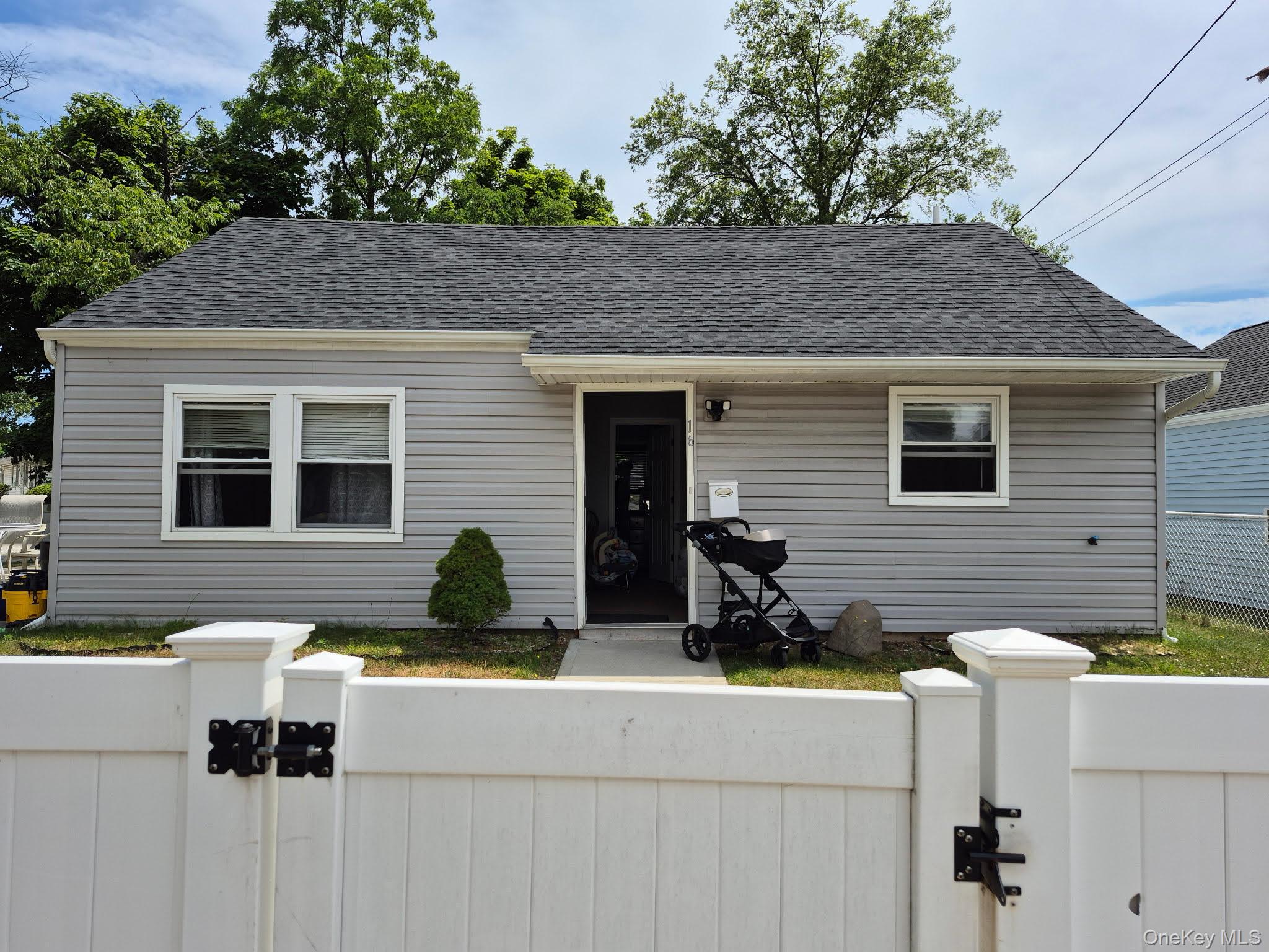 16 Pilot Street Hempstead, NY 11550 - Photo 1 of 7