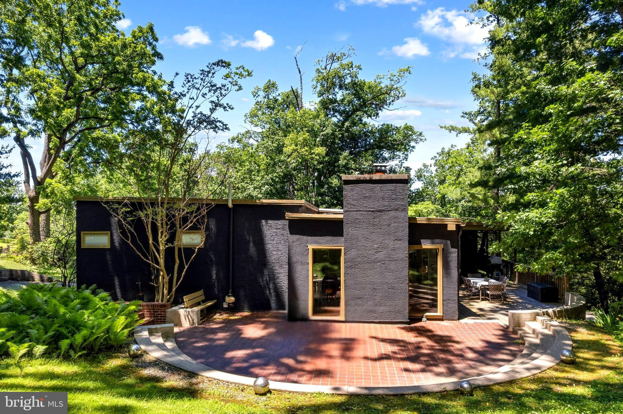 Your MidCentury Modern Dream Home in Chestnut Hill