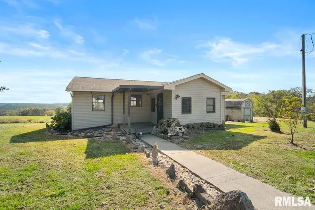 $135,000 | 42 Bowed Tree Road, Stonefort, IL 62987