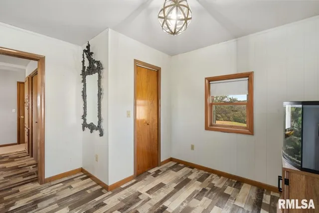 $135,000 | 42 Bowed Tree Road, Stonefort, IL 62987