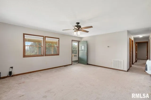 $135,000 | 42 Bowed Tree Road, Stonefort, IL 62987