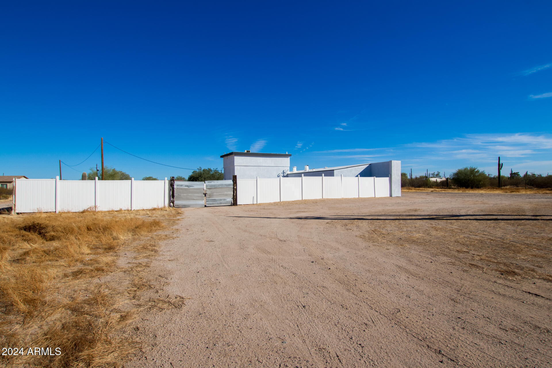 9195 North Diffin Road Florence, AZ 85132 - Photo 1 of 25 01 - Diff