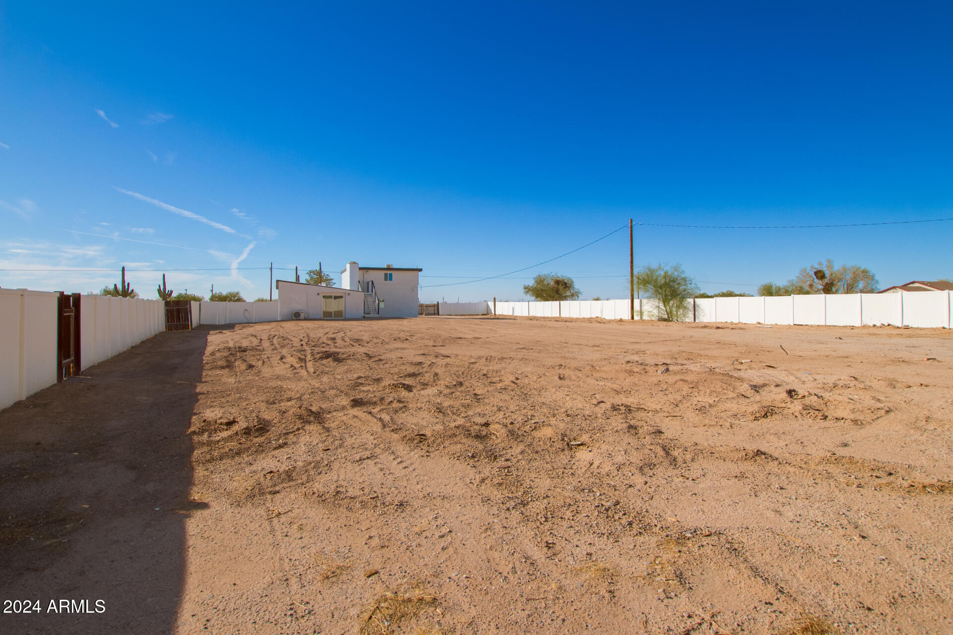 9195 North Diffin Road Florence, AZ 85132 - Photo 23 of 25 23 - Diff