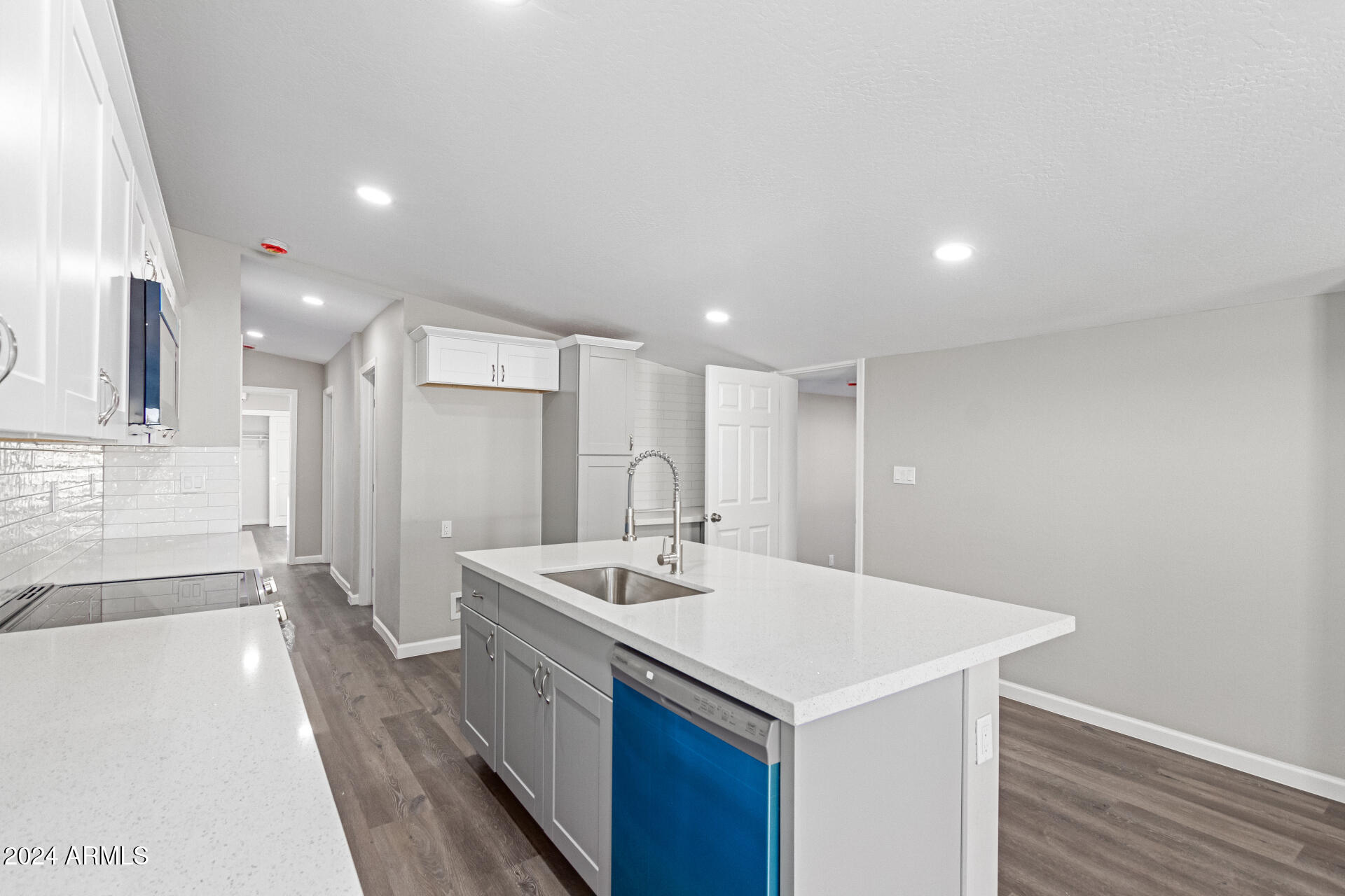 9195 North Diffin Road Florence, AZ 85132 - Photo 7 of 25 08 - Diff