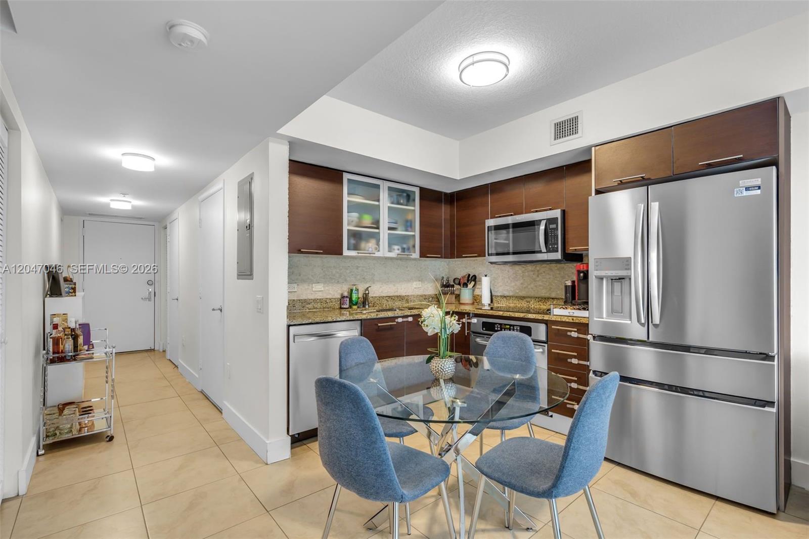 41 Southeast 5th Street, Unit 908 Miami, FL 33131 - Photo 2 of 26