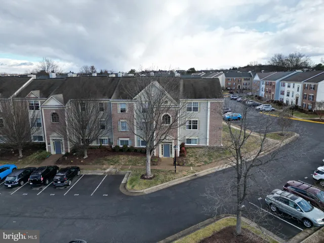 $315,000 | 1123 Huntmaster Terrace Northeast, Unit 202, Leesburg, VA 20176