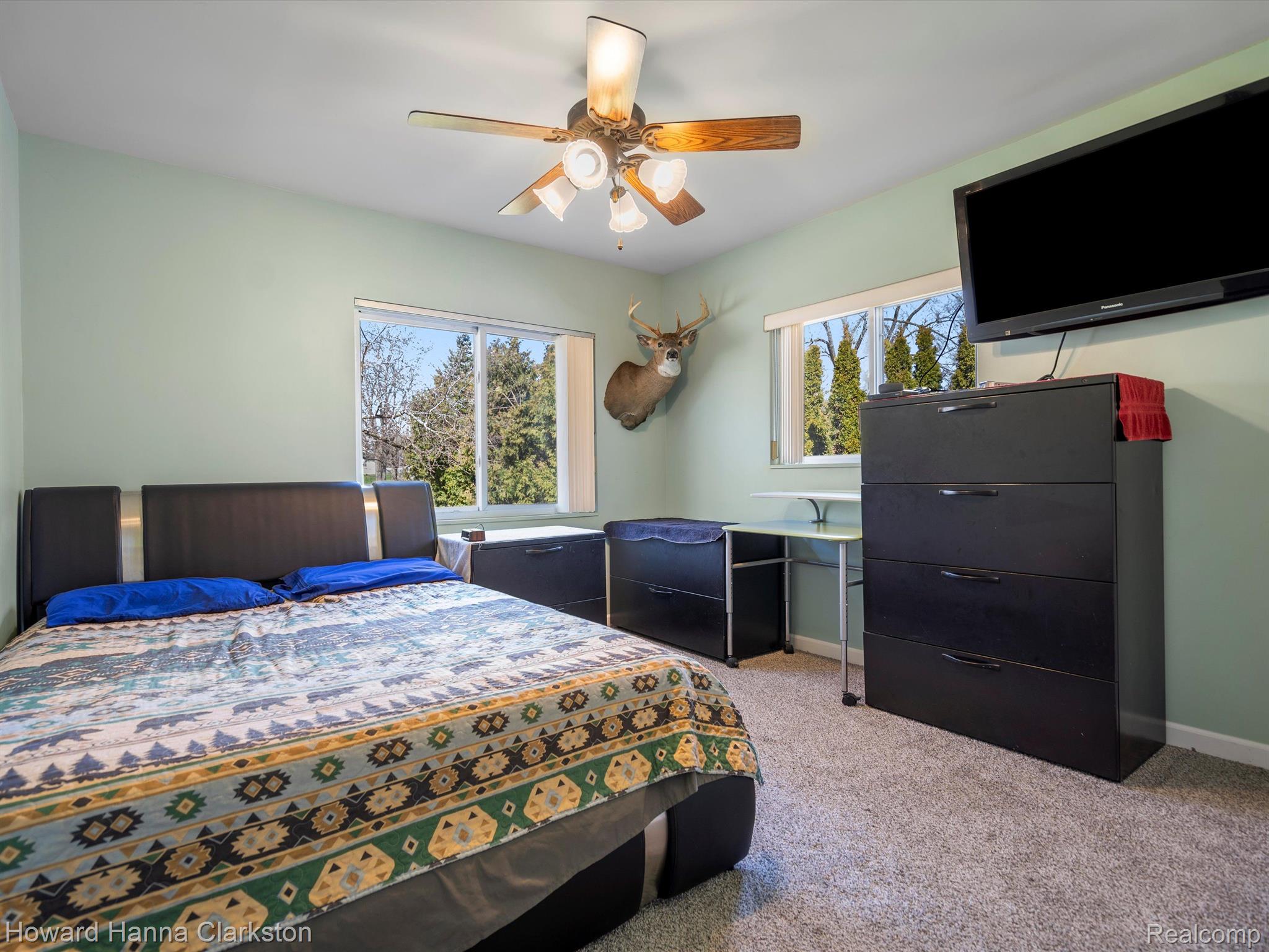 3087 South Adams Road Rochester, MI 48309 - Photo 13 of 32 Spacious primary suite 13 x 10