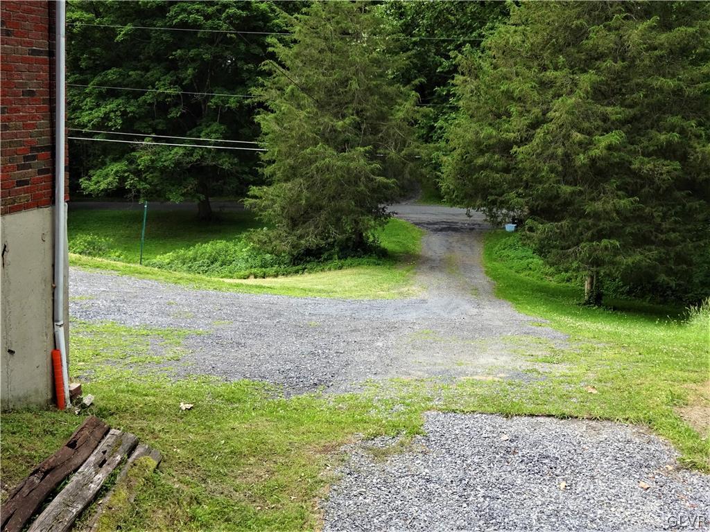 260 Stagecoach Road Northampton, PA 18067 - Photo 23 of 24 driveway