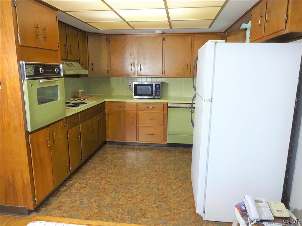 260 Stagecoach Road Northampton, PA 18067 - Photo 7 of 24 Kitchen