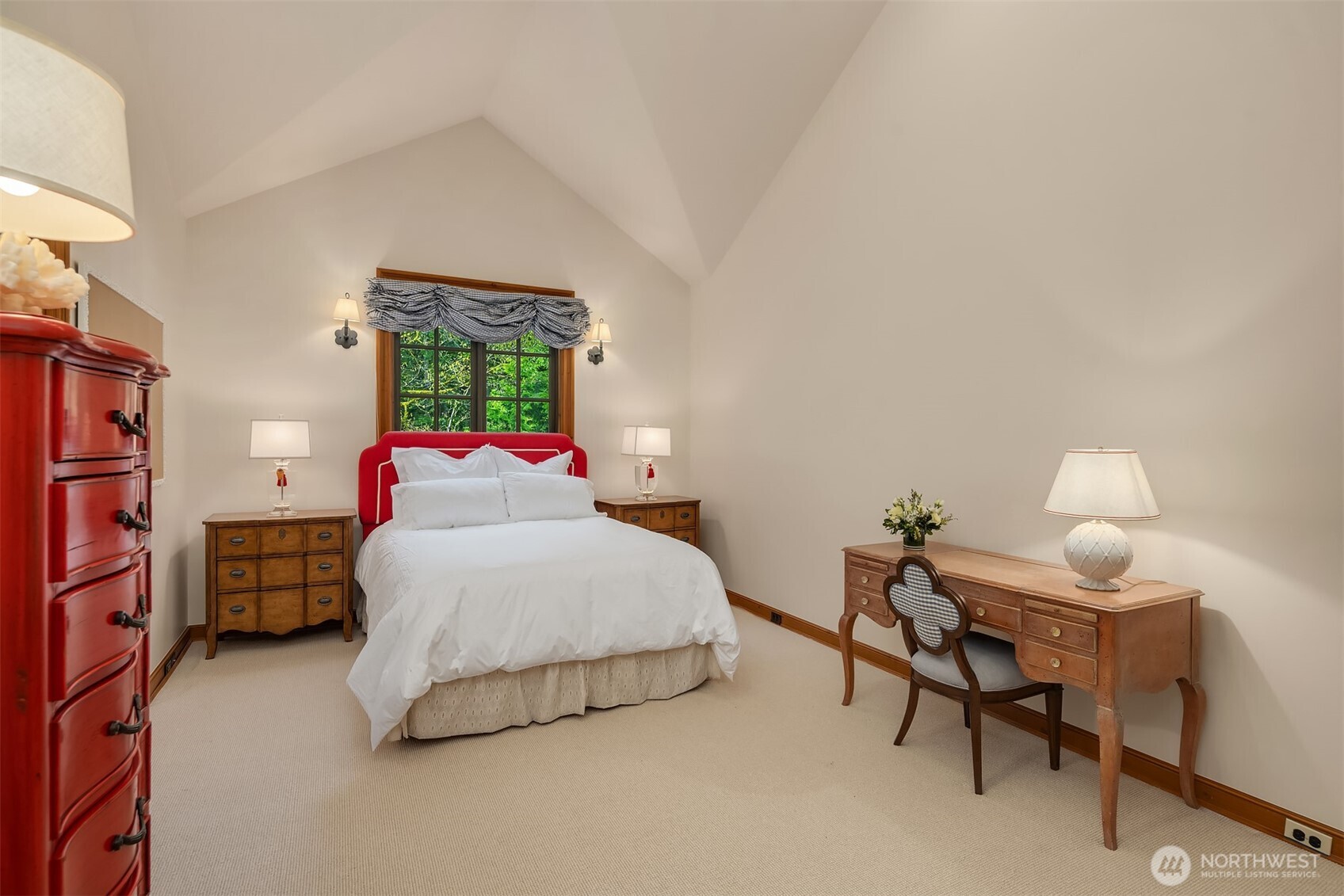 5565 248th Place Southeast Issaquah, WA 98029 - Photo 21 of 33 a bedroom with a bed and a window