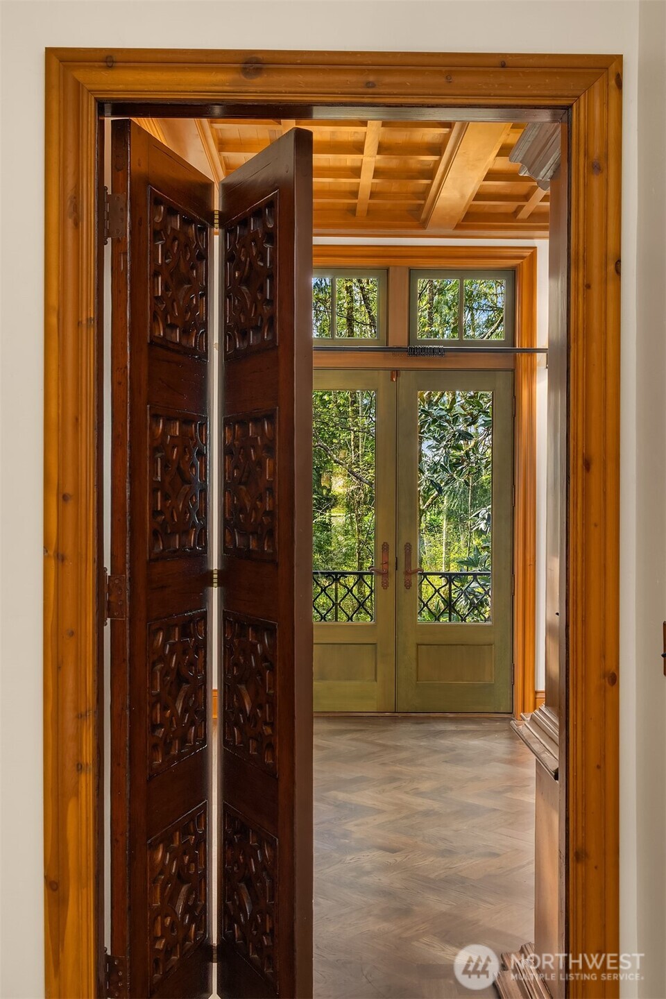 5565 248th Place Southeast Issaquah, WA 98029 - Photo 10 of 33 a view of front door