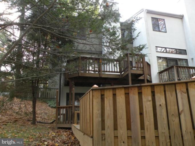 11738 Decade Court Reston, VA 20191 - Photo 4 of 16 Exterior (Rear)