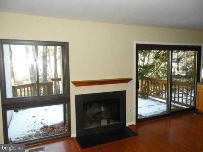 11738 Decade Court Reston, VA 20191 - Photo 5 of 16 Family Room