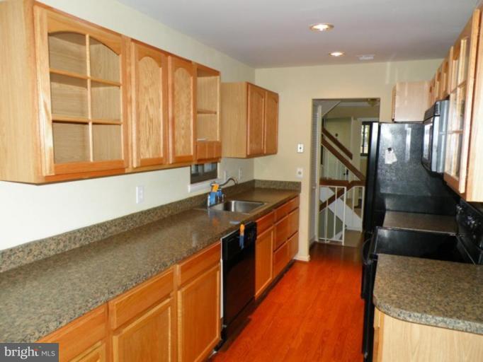 11738 Decade Court Reston, VA 20191 - Photo 8 of 16 Kitchen