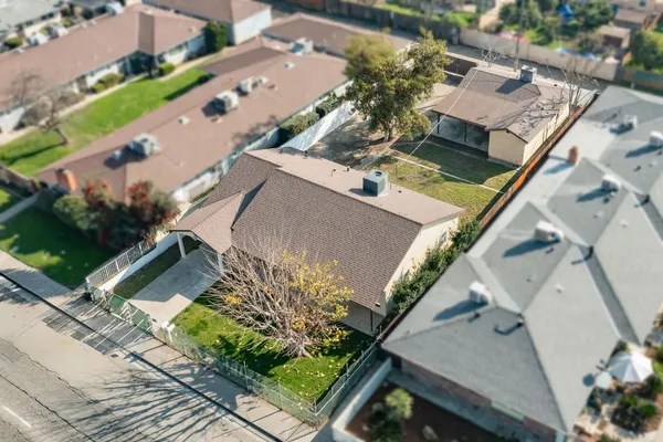 $500,000 | 3316 East Clinton Avenue, Fresno, CA 93703