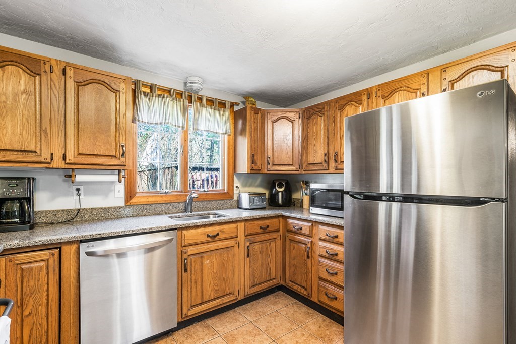 32 Staples Shore Road Lakeville, MA 02347 - Photo 16 of 42 Gallery Image 16