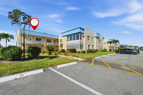 $175,000 | 193 Burgundy North, Delray Beach, FL 33484