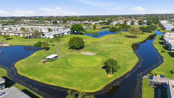 $175,000 | 193 Burgundy North, Delray Beach, FL 33484