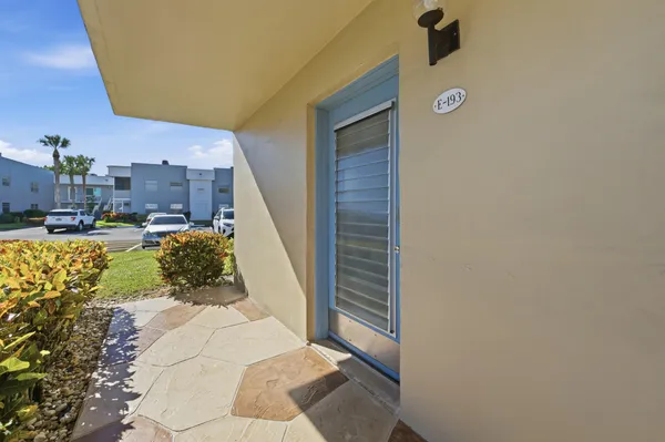 $175,000 | 193 Burgundy North, Delray Beach, FL 33484